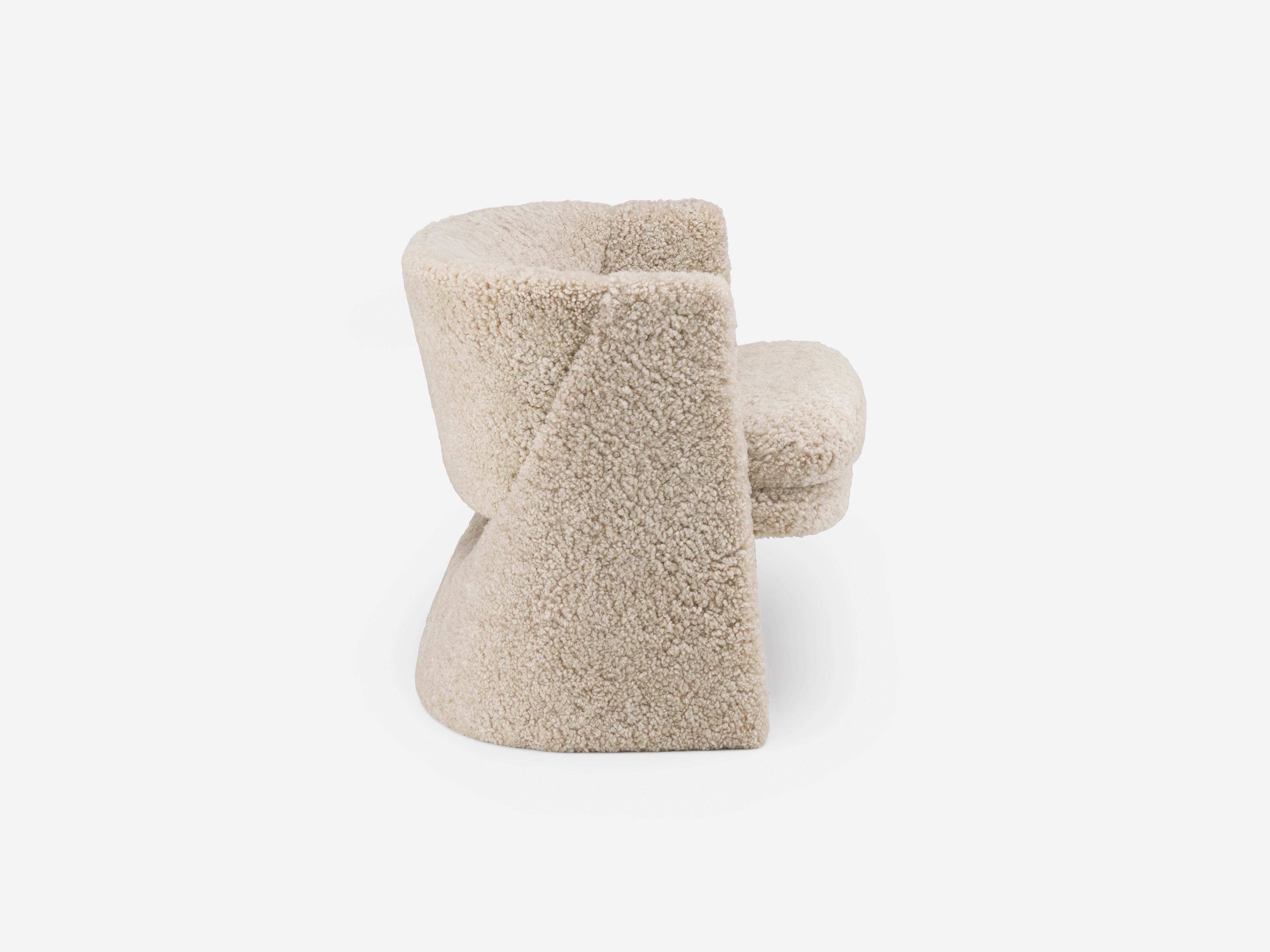 Cursa Lounge Chair