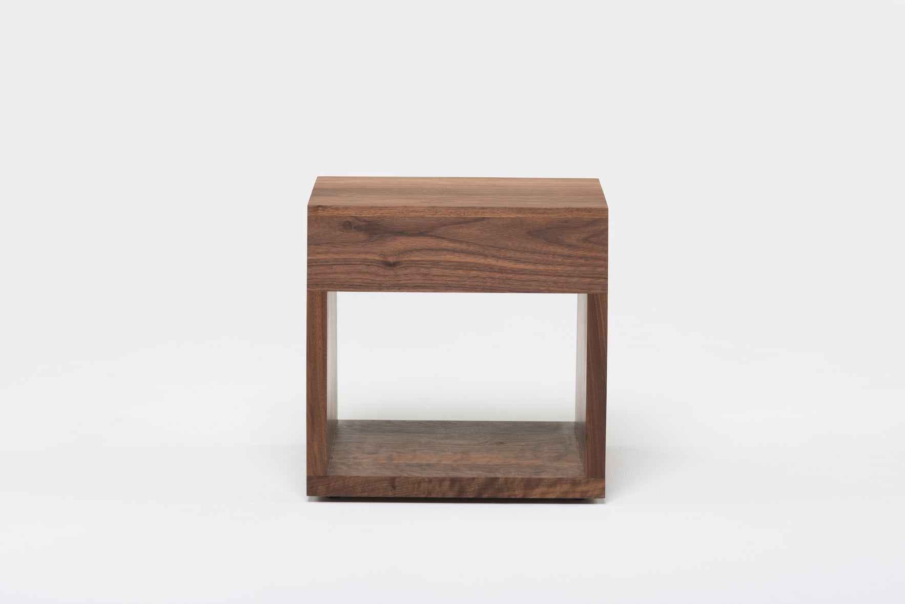 Maia Table