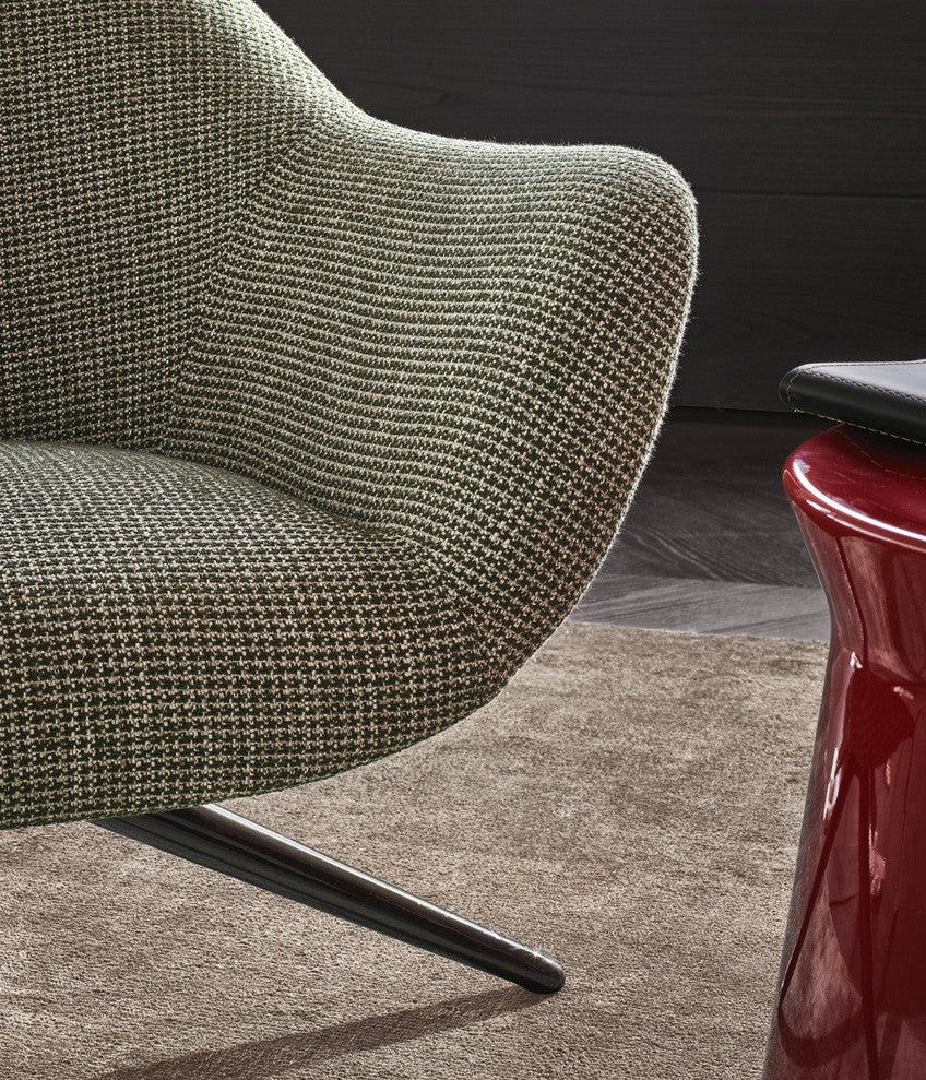 Mad Chair Armchair
