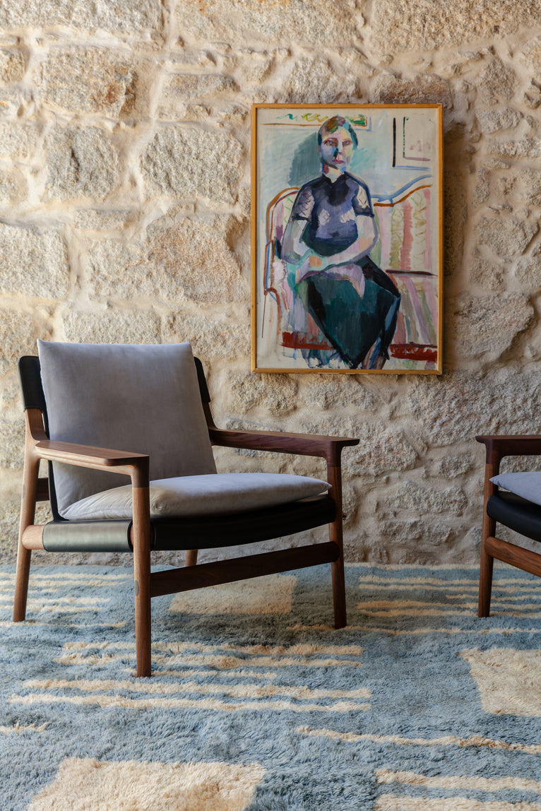 Sela Lounge Chair - Wide Arms