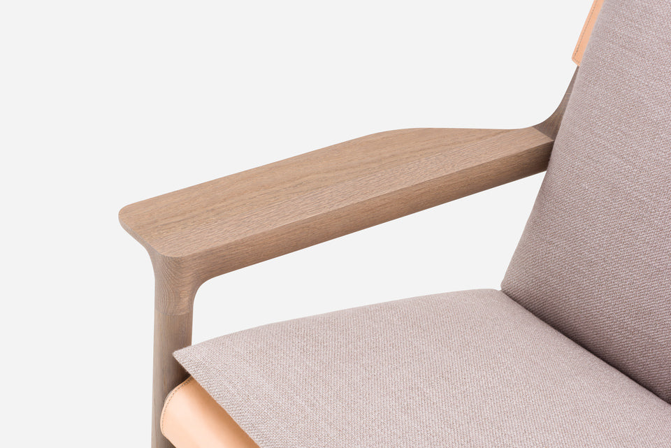 Sela Lounge Chair - Wide Arms