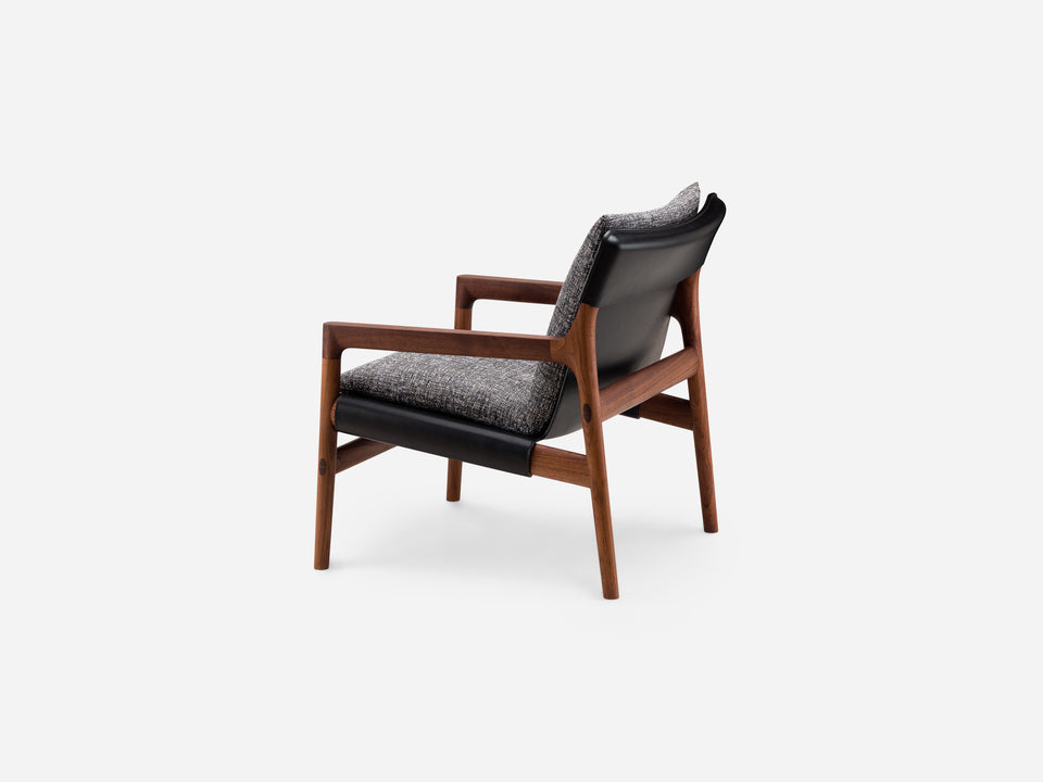 Sela Lounge Chair - Narrow Arms