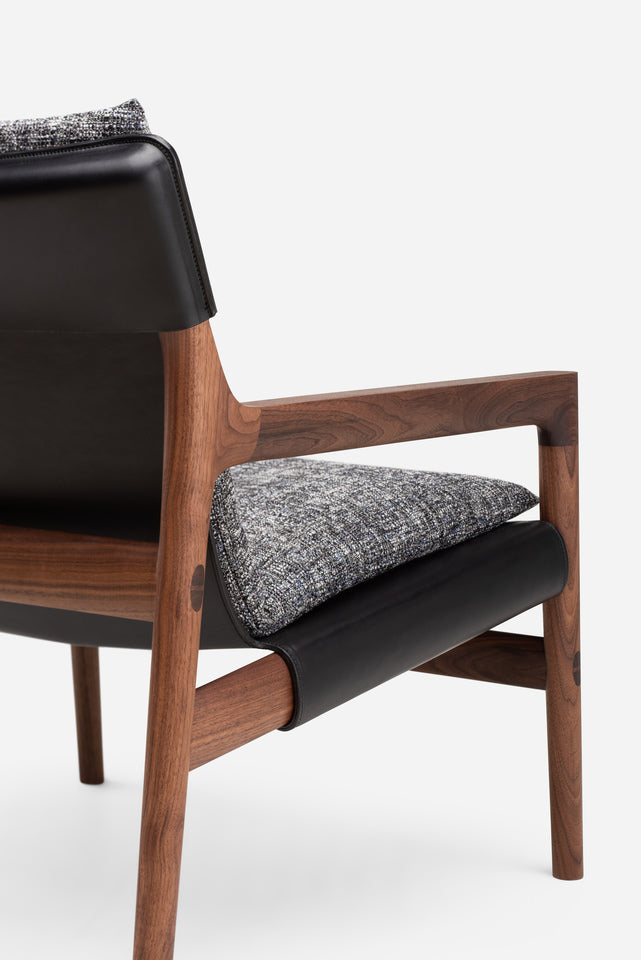Sela Lounge Chair - Narrow Arms