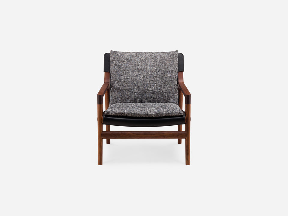 Sela Lounge Chair - Narrow Arms