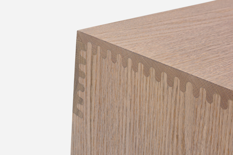 Maia Table
