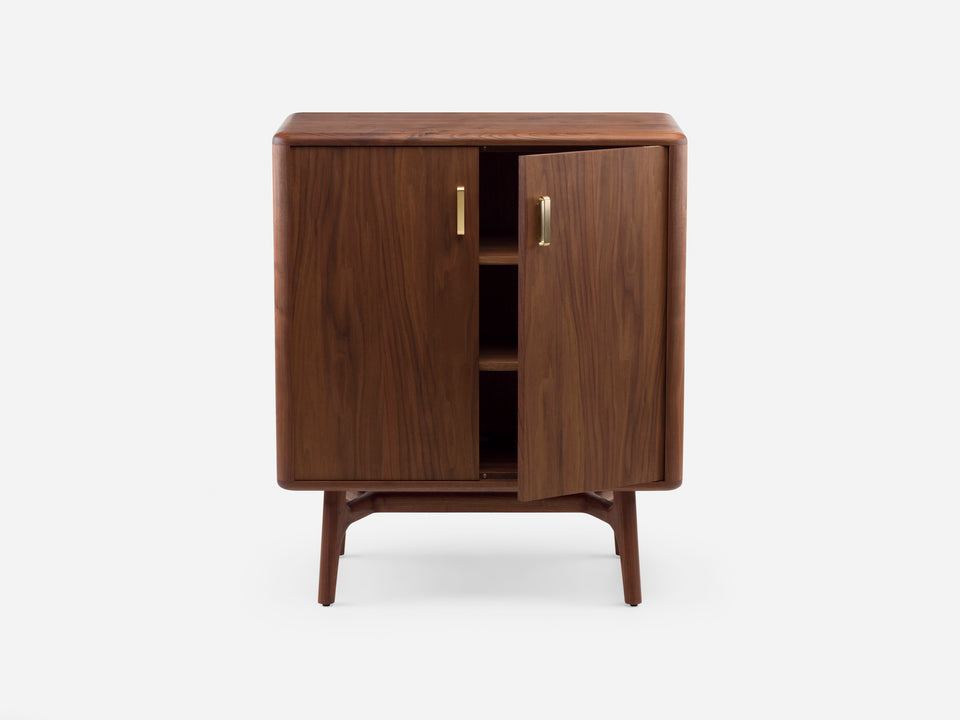 Solo 2-Door Cabinet